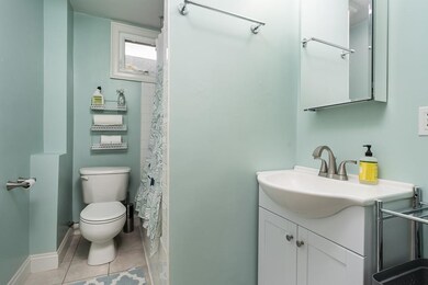 137 Florence St unit 137, Roslindale, MA 02131 - photo 4