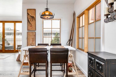 5_Living-Room_high_3726252