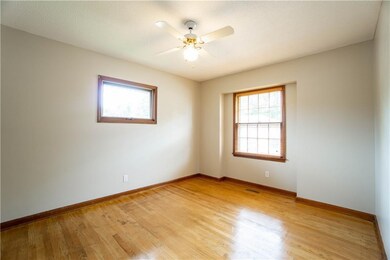620 E 16th St N, Newton, IA 50208 - photo 7