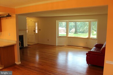 12408 Castner Ct, Fairfax, VA 22030 - photo 7