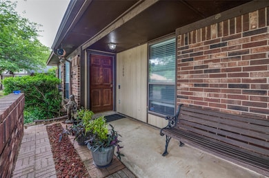 1005 Stableway Ln, Bedford, TX 76022 - photo 3