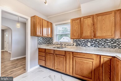 5111 N Englewood Dr, Hyattsville, MD 20785 - photo 6