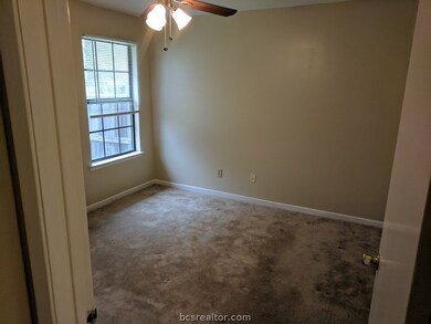 1001 Autumn Cir unit A, College Station, TX 77840 - photo 6