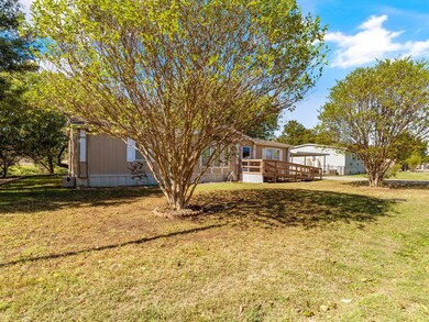 714 Sun Ct, Granbury, TX 76049 - photo 2