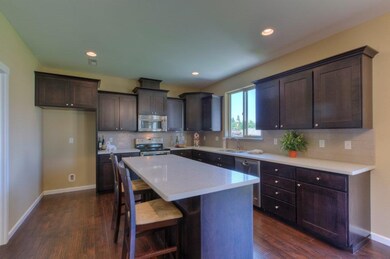 909 Boatman Ave NW unit 10, Orting, WA 98360 - photo 3