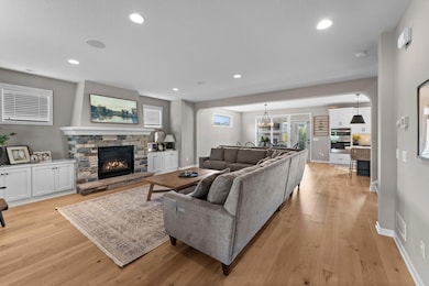 Open-Concept Living – Seamless flow from kitchen to dining to great room