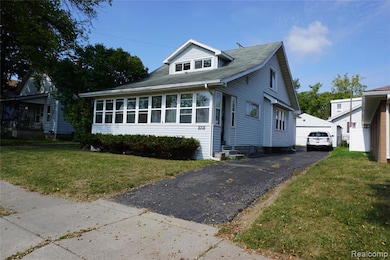 2008 University Ave, Flint, MI 48504 - photo 2
