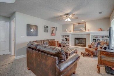 1709 Longhorn Ln, Raymore, MO 64083 - photo 6