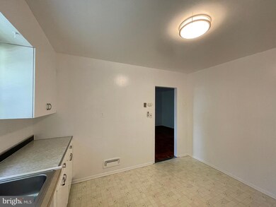 6122 Old Washington Rd unit 8, Elkridge, MD 21075 - photo 3