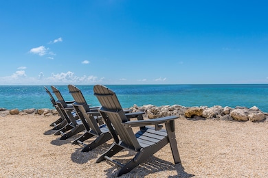 1215_97_Street_picnic_area_b