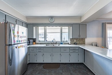 158 Highland Ave, Ludlow, MA 01056 - photo 4