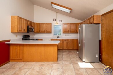 3929 SW 38th Ln, Topeka, KS 66610 - photo 4