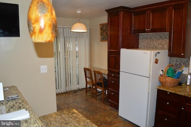 9302 Sparrow Valley Dr, Montgomery Village, MD 20886 - photo 7