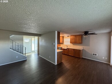 22630 NE Schuyler St unit 22632, Fairview, OR 97024 - photo 4