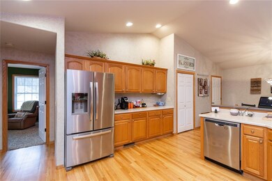 1823 Aaron Dr NW, Cedar Rapids, IA 52405 - photo 4