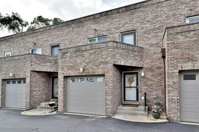 479 N Addison Ave unit B4, Elmhurst, IL 60126 - photo 2