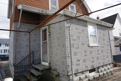 37 Franklin St, Ludlow, MA 01056 - photo 2