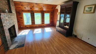 45 Chase St, Claremont, NH 03743 - photo 4