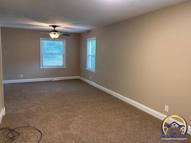 2032 SW Randolph Ave, Topeka, KS 66604 - photo 7