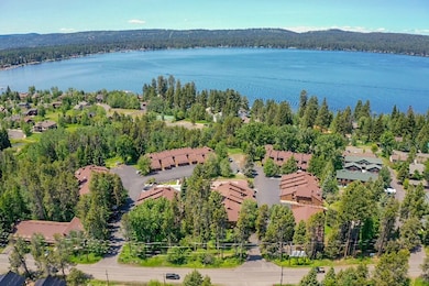 Easy walk to Payette Lake!