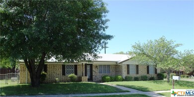 906 Valley Dr, Copperas Cove, TX 76522 - photo 4