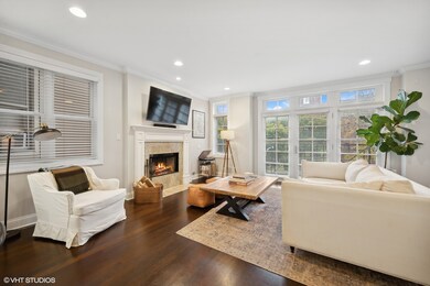 1523 W Roscoe St unit 2, Chicago, IL 60657 - photo 5