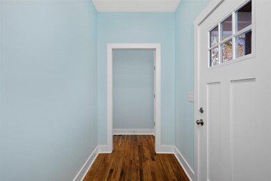 Cute foyer for a nice entry table and picture