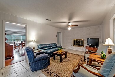 1201 Trailwood Dr, Hurst, TX 76053 - photo 5