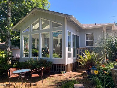 544 SE Oar Ave, Lincoln City, OR 97367 - photo 2