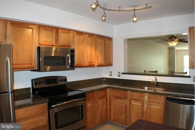 The Four Winds at Oakton unit 2-B1, Oakton, VA 22124 - photo 6
