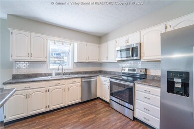 168 Timberlake Cir, Scott Depot, WV 25560 - photo 7