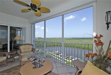 Enjoy watching the boats and kayaks go by, the dol