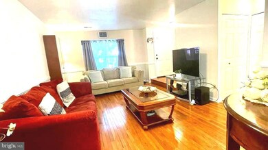 21751 Marigold Cir, Sterling, VA 20164 - photo 2