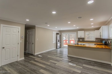 5484 Scott St, Newton Falls, OH 44444 - photo 6