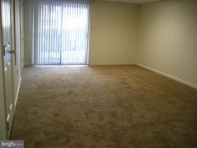 5714 Richardson Mews Square, Halethorpe, MD 21227 - photo 4