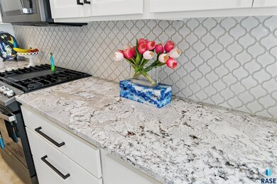 2433 E Joshua Cir, Sioux Falls, SD 57108 - photo 6