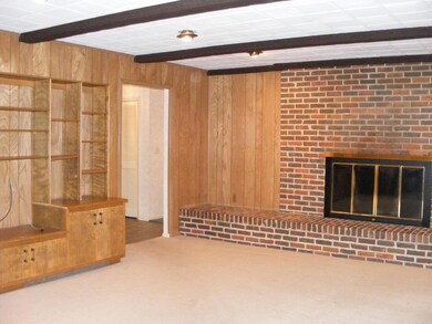 FAMILY RM w/BRICK SURROUND @ WBF