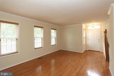 11956 Sentinel Point Ct, Reston, VA 20191 - photo 2