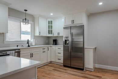 475 River Ave, Providence, RI 02908 - photo 2