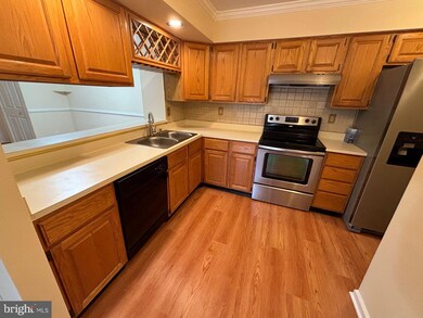 12220 Eagles Nest Ct unit F, Germantown, MD 20874 - photo 2