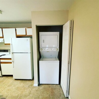 631 E Lake Front Cir unit 6, Galloway, NJ 08205 - photo 4