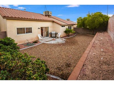 2626 Holy Cross Dr, Las Vegas, NV 89156 - photo 2