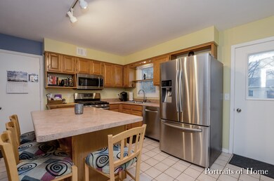 Stainless Steel appliances, ample workspace