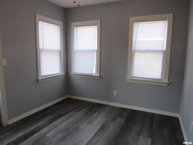4624 Cheyenne Ave unit B, Davenport, IA 52806 - photo 3