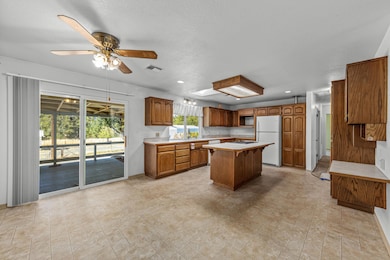 2870 Hamilton Ln, Grants Pass, OR 97527 - photo 3