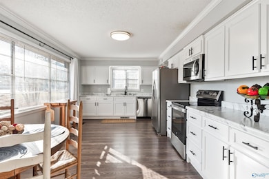 1201 Elm Cir, Albertville, AL 35950 - photo 6