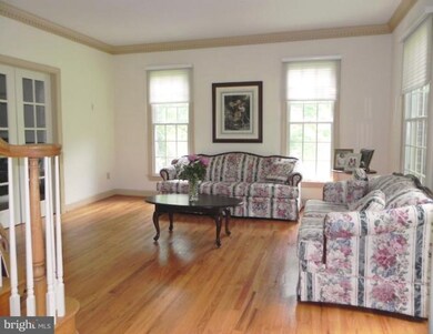 8 Padonia Woods Ct, Cockeysville, MD 21030 - photo 5