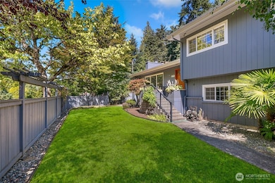 18704 58th Ave NE, Kenmore, WA 98028 - photo 2