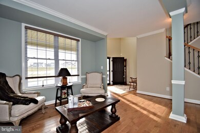 96 Oak Creek Dr, Royersford, PA 19468 - photo 2