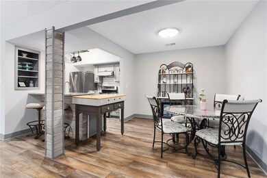 1209 NW Village Dr unit D, Blue Springs, MO 64015 - photo 4